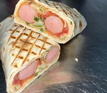 Хот-дог в лаваше с овощами 