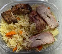 Плов по-узбекски с шашлыком из свинины