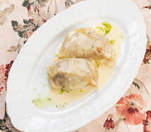 Голубцы мясные под сметанным соусом