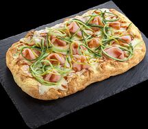 Пицца с куриной ветчиной 