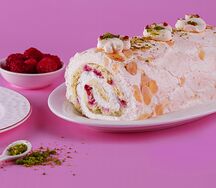 Десерт Ролл-суфле с фисташкой