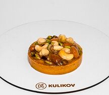 Тарталетка ореховая с соленой карамелью