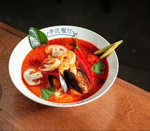 Том ям с морепродуктами
