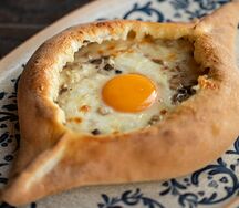 Аджарули с белыми грибами