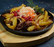 Картофель, жареный с мясом