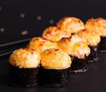 Запеченый ролл с крабом