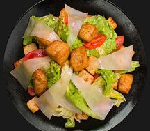 Салат Цезарь с куриным филе