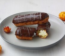 Эклер со сливочным кремом