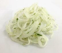 Лук маринованный