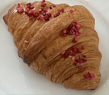Круассан Фисташка-малина