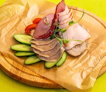 Нарезка мясная