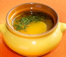 Бульон с курицей и яйцом 