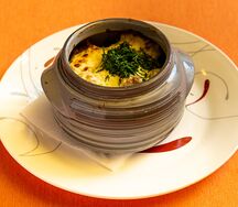 Жаркое из свинины с корнишонами