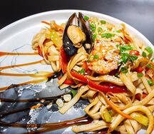 Удон с морепродуктами