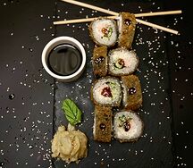 Жареный ролл с крабом