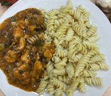 Макароны с куриной поджаркой