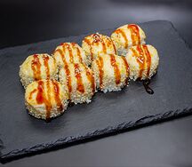 Запечённые роллы с копченым лососем 