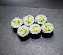 Малый ролл с огурцом