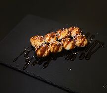 Малые запечённые роллы с тунцом 
