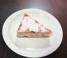 Запеканка творожная с изюмом