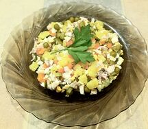 Салат Оливье с курицей