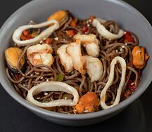 Соба с морепродуктами