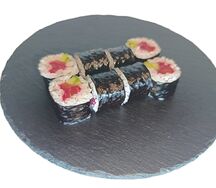 Ролл с тунцом и огурцом