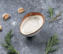 Соус белый чесночный с зеленью