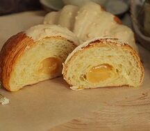 Круассан с соленой карамелью