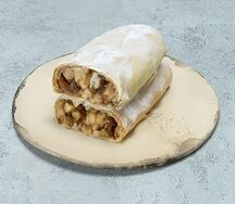 Штрудель с яблоком и изюмом