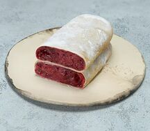 Штрудель с вишней и грецким орехом