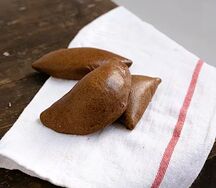 Пирожок ржаной бездрожжевой Горбуша-капуста