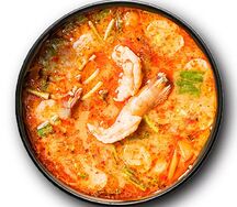 Том ям с морепродуктами