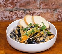 Мидии в соусе том ям