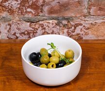 Маслины и оливки