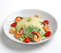 Салат Цезарь с креветками