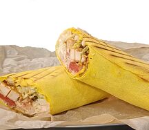 Шаурма в сырном лаваше с курицей