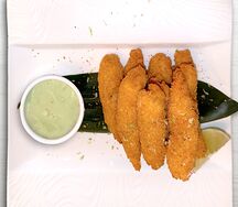 Креветки темпура с соусом манго-майо