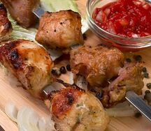 Свиная шея, приготовленная на углях, отборное мясо 