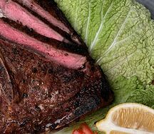 Стейк из говяжьего антрекота на углях