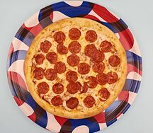 Пицца с пепперони и халапеньо