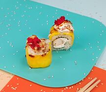 Запеченный ролл с чеддером