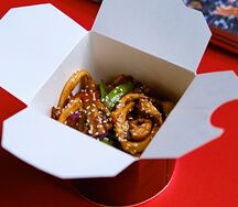 Удон с курицей в перечном соусе