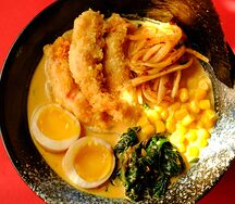 Кокосовый карри рамен с креветками