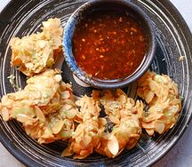 Креветки с лепестками миндаля 