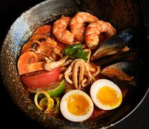 Рамен-том ям с морепродуктами 