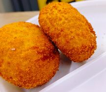 Две котлеты с маслом и зеленью (по-киевски)