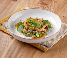 Судак с муссом из авокадо, цветной капустой и брокколи