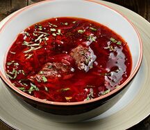 Борщ с мясом домашний 