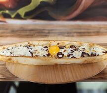 Суджук с яйцом